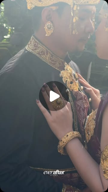 Close detail of Gunawan and Opi in traditional Balinese wedding attire